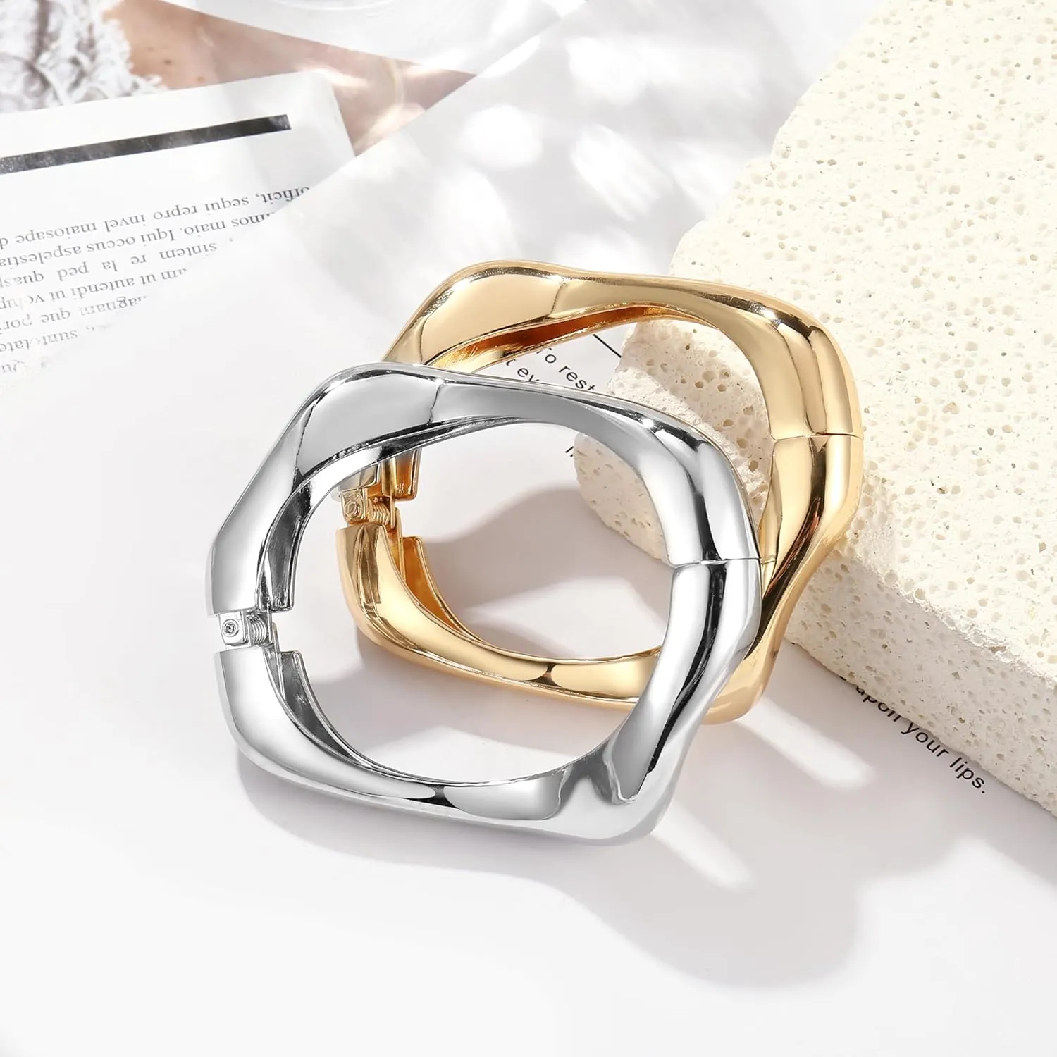 2Pcs Bangle Bracelets for Women Gold Arm Cuff 14k Gold Plated Chunky Gold Bangle Set Hinged Cuff Bracelets Trendy Arm Cuff Jewelry for Women