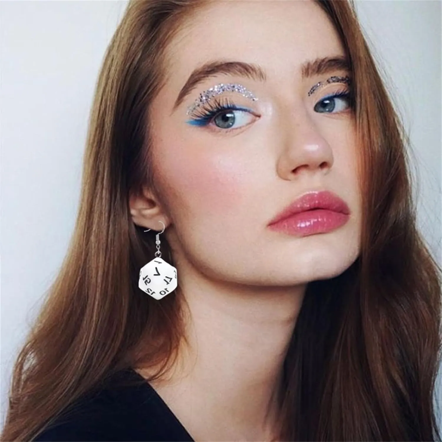 3D Dice Earrings for Women Men Creative 3D Weird Dice Dangle Drop Earring Hiphop Cool Cube Geometric Earrings Party Jewelry Costume