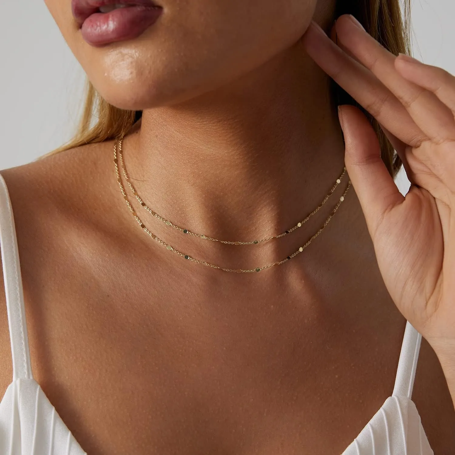 CAROVO Dainty Gold Chain Choker Necklace for Women 18K Gold Plated Minimalist Figaro Beaded Lace Satellite Coin Chain Necklace Delicate Choker Jewelry Gifts for Women