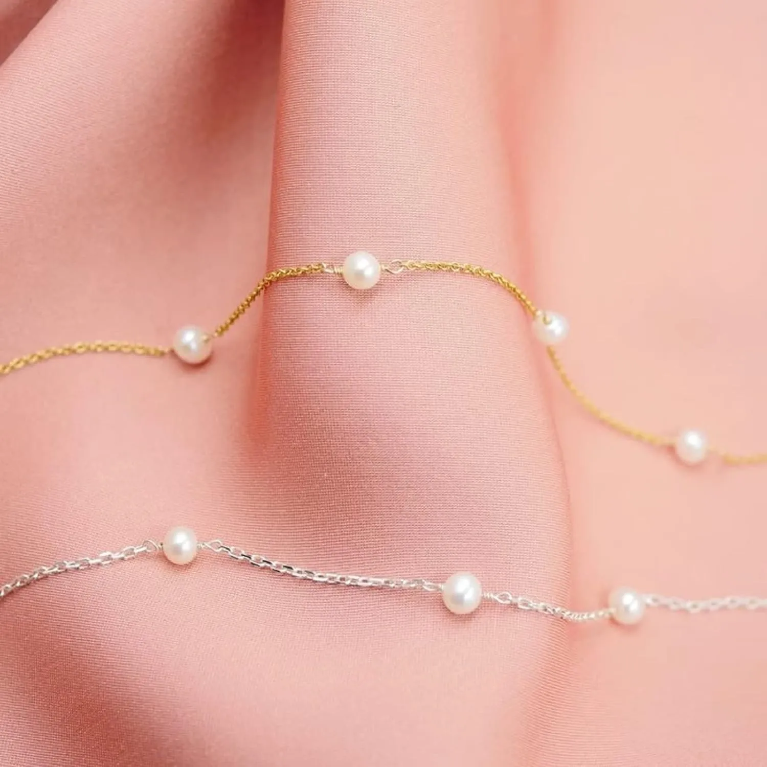 CAROVO Dainty Pearl Pendant Necklaces for Women 14k Gold Plated Barque Pearl Chain Necklace Delicate Handmade Cultured Pearl Necklace Everyday Jewelry for Gifts
