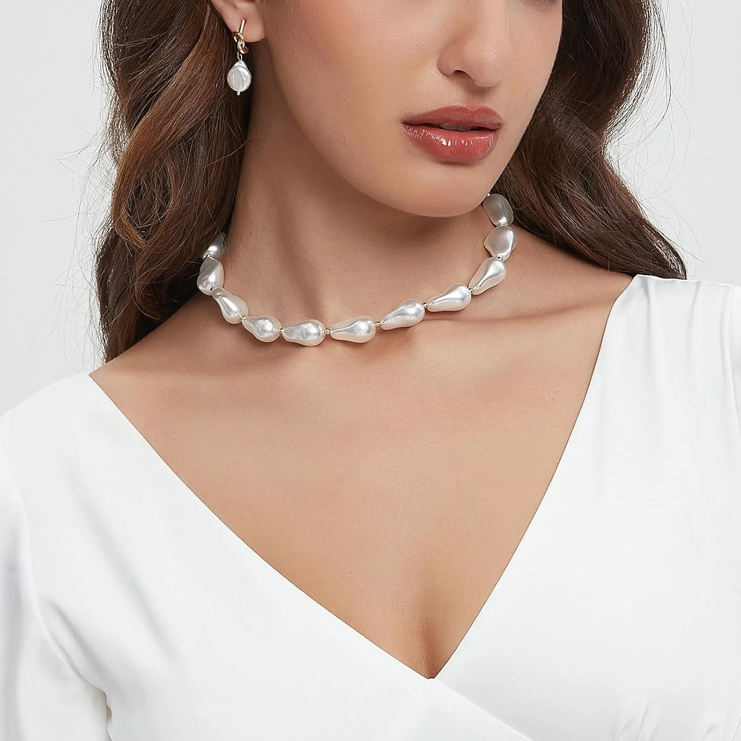 Dainty Baroque Pearl Necklaces for Women Trendy, Gold Vintage Pearl Choker Beaded Chain Necklace for Womens Perfect Jewelry Gifts on Birthday