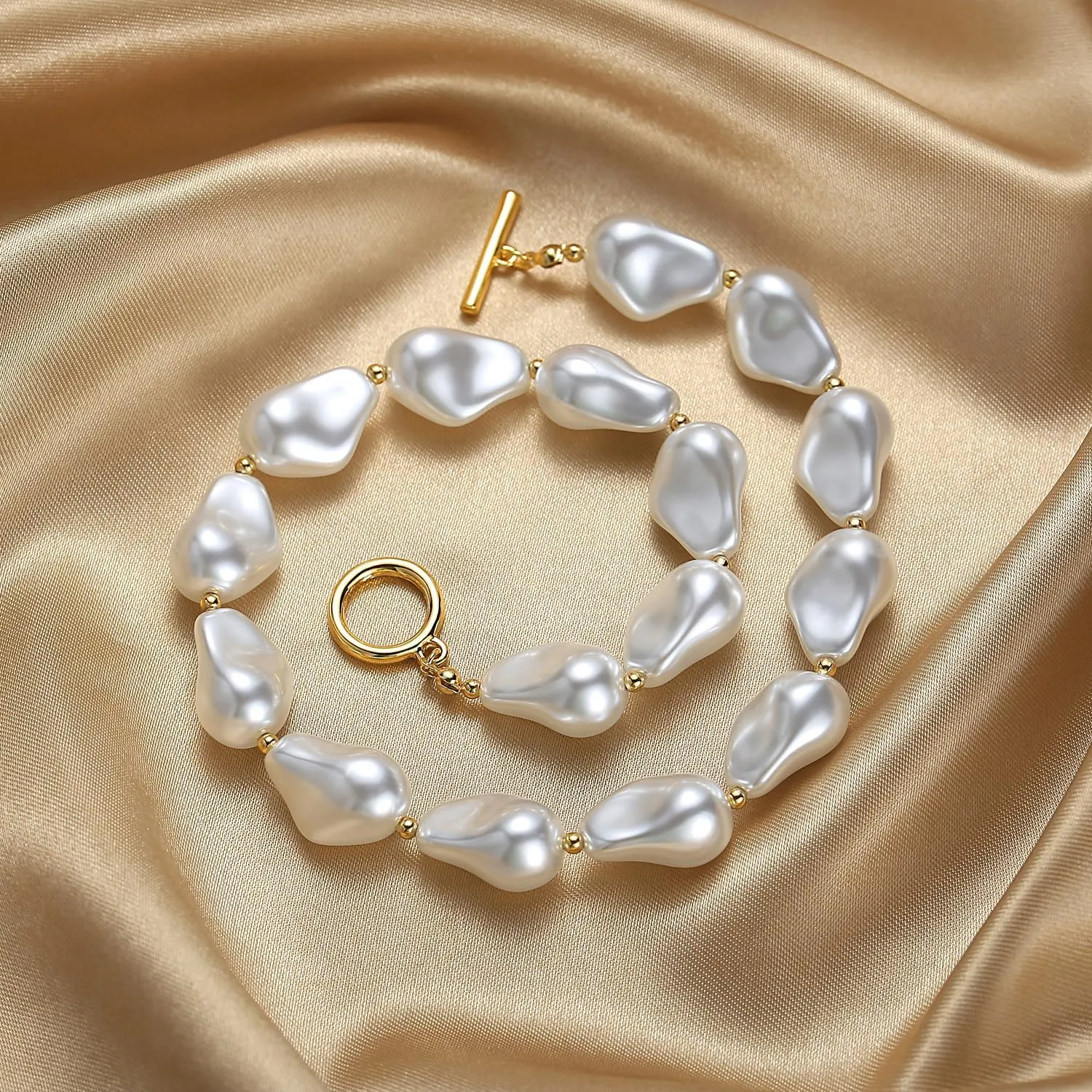Dainty Baroque Pearl Necklaces for Women Trendy, Gold Vintage Pearl Choker Beaded Chain Necklace for Womens Perfect Jewelry Gifts on Birthday