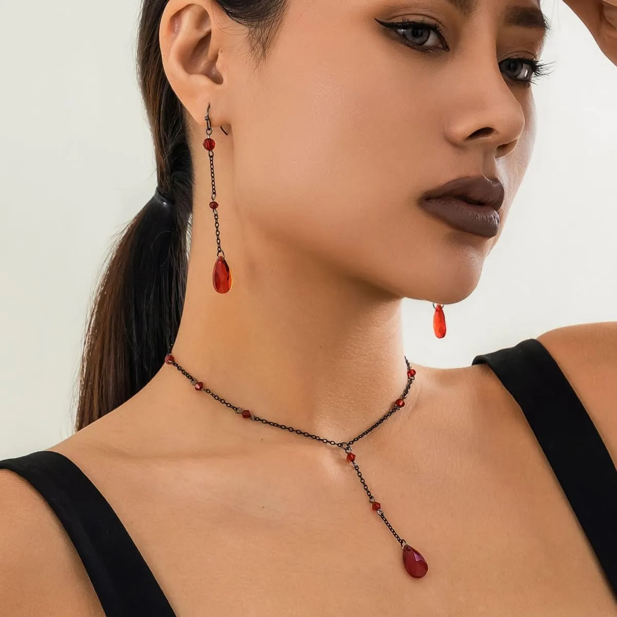 Gothic Blood Drop Necklace Earrings Set for Women Vintage Vampire Blood Drop Y-Shaped Necklace Goth Vampire Drop Dangle Earrings Dark Style Black Red Crystal Jewelry Set for Women