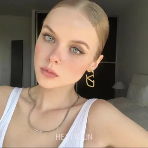 Luxurious 18K Gold V-Shaped Geometric Earrings Gentle on Skin Jewelry for Women 925 Premium Style earrings for women.