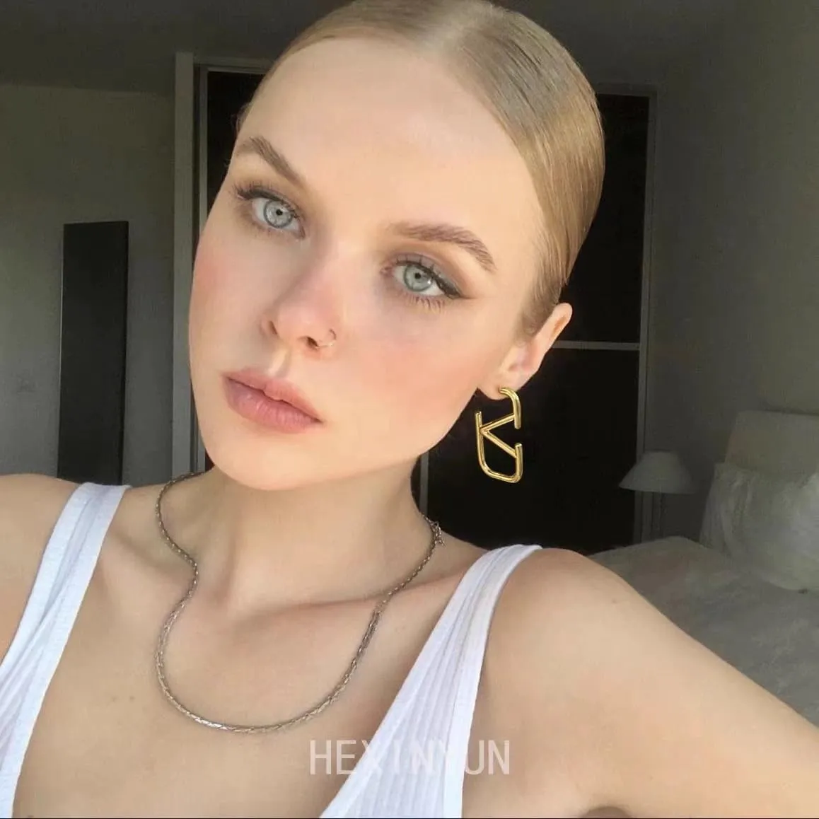 Luxurious 18K Gold V-Shaped Geometric Earrings Gentle on Skin Jewelry for Women 925 Premium Style earrings for women.