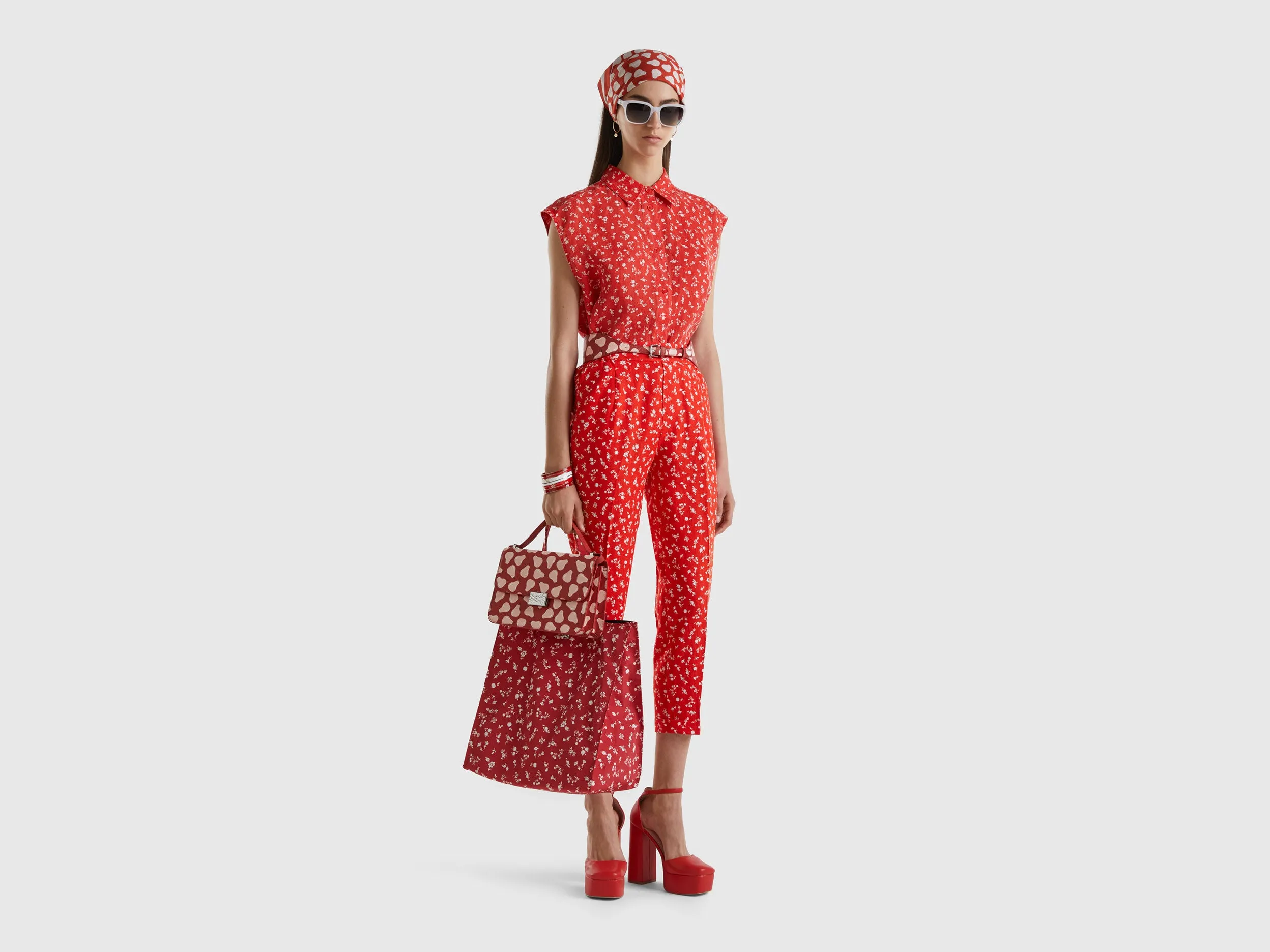 Patterned Cropped Tapered Fit Red Linen Trousers