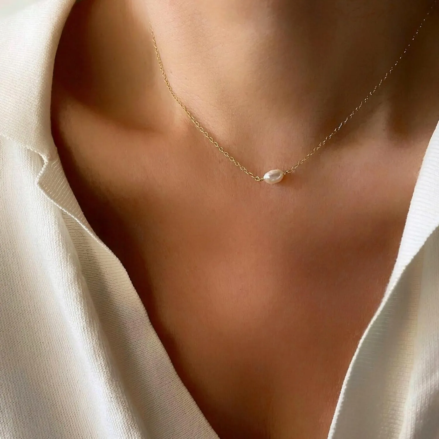 Pearl Necklaces for Women, 14K Gold Plated Handmade Dainty Pearl Chain Necklace Delicate Freshwater Pearl Pendent Necklace for Women Everyday Jewelry Gift