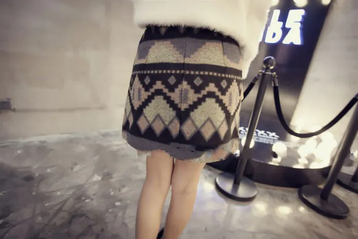 Skirt Geometry Retro with Belt