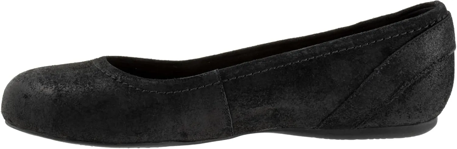SoftWalk Women's Sydney Ballet Flat
