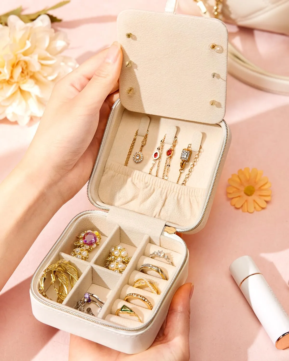 Travel Jewelry Box for Girls: Traveling Jewelry Case Gift for Women - Mini Organizer for Necklaces Earrings White F