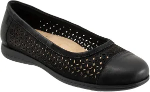 Trotters Women's Delmara Ballet Flat