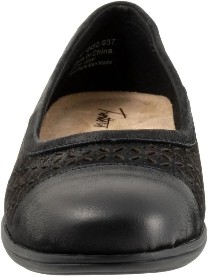 Trotters Women's Delmara Ballet Flat