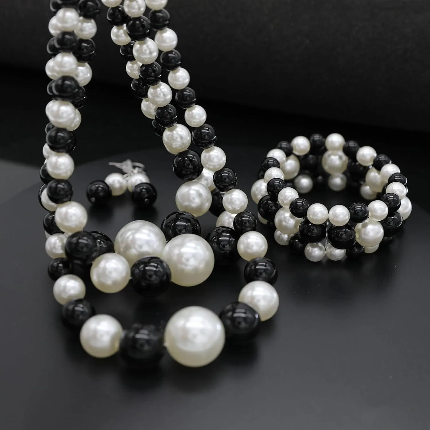 We We Imitation Pearl Necklace for Women Large Chunky Pearl Necklaces Multilayer Pearl Necklace and Earring 1920s Costume Jewelry set
