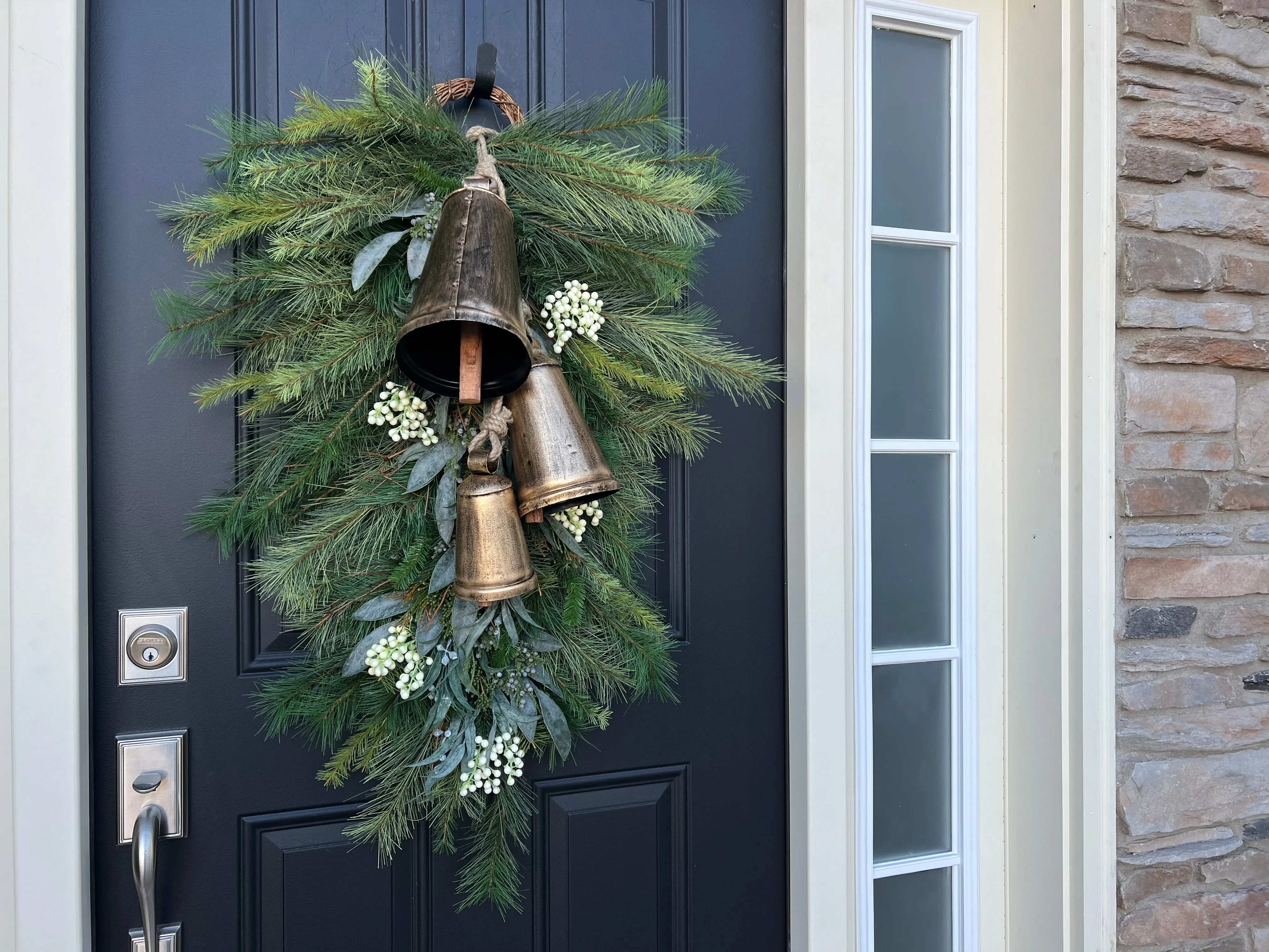 White Berry & Bell Vintage Holiday Swag for Christmas