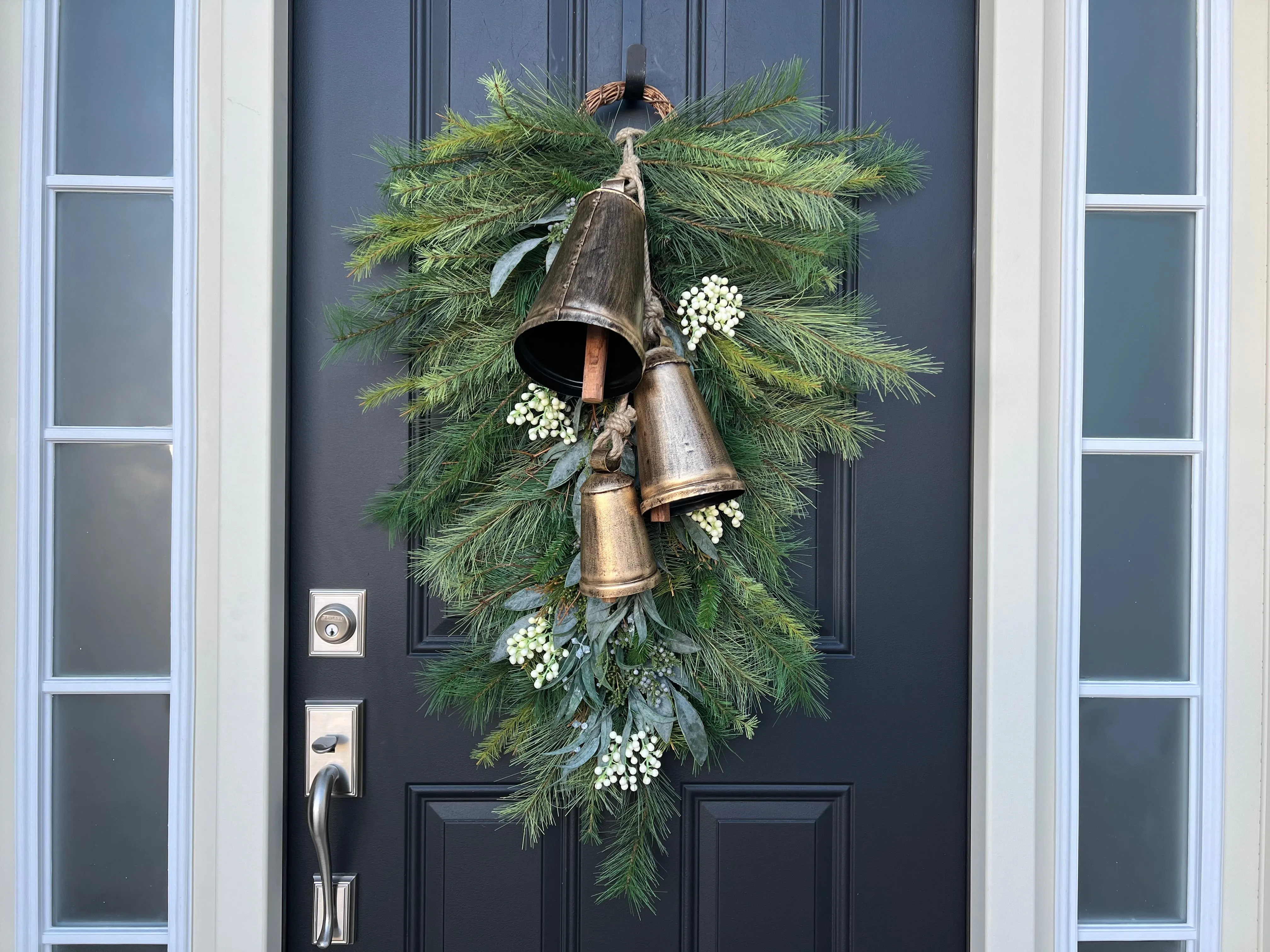 White Berry & Bell Vintage Holiday Swag for Christmas